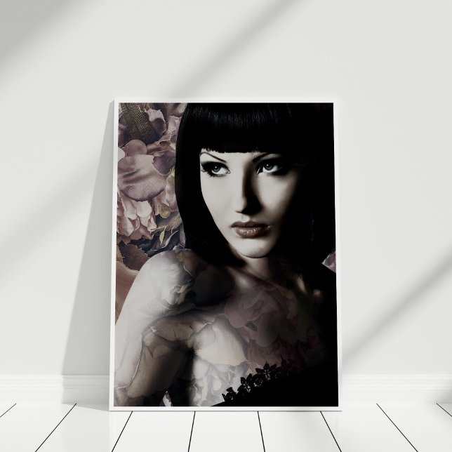 Blush Peony e Tattoo Fashion Model Impressão (Blush Peony and Tattoo Fashion Model Print in a white frame.)