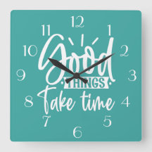 Boas Coisas Levam O Relógio De Parede Do Tempo