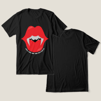 Boca vampira com presas e dentes