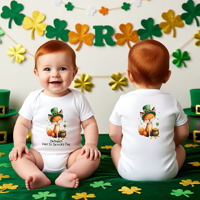 Body Para Bebê 1º dia de São Patrício do Bebê, Foxy & Fortunate (Baby's 1st St. Patrick's Day, Foxy & Fortunate Baby Bodysuit)