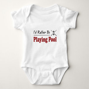 Body Para Bebê A preferencialmente esteja jogando a piscina