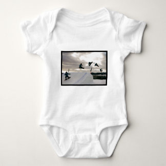 Body Para Bebê A snowboarding engana o t-shirt do bebê