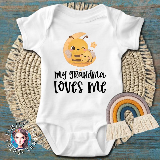 Body Para Bebê Abehas 🌝 Presente para o Neto - Minha Avó Me Ama (Bees 🌝 Gift for Grandchild - My Grandma Loves Me Baby Bodysuit)
