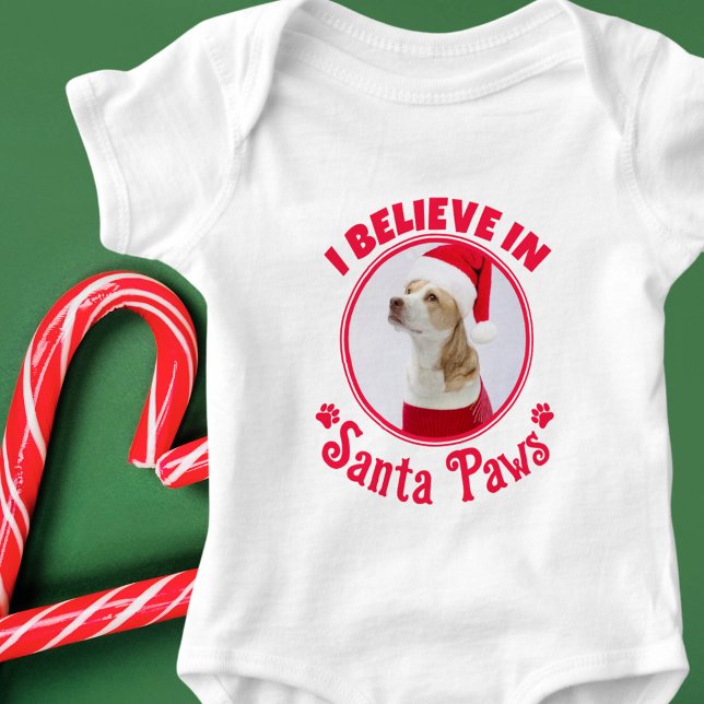 Body Para Bebê Acredito em Papais noeis Patas Cachorros Foto Verm (I believe in Santa Paws - cute baby bodysuit with your dog's photo. Red text and accents)