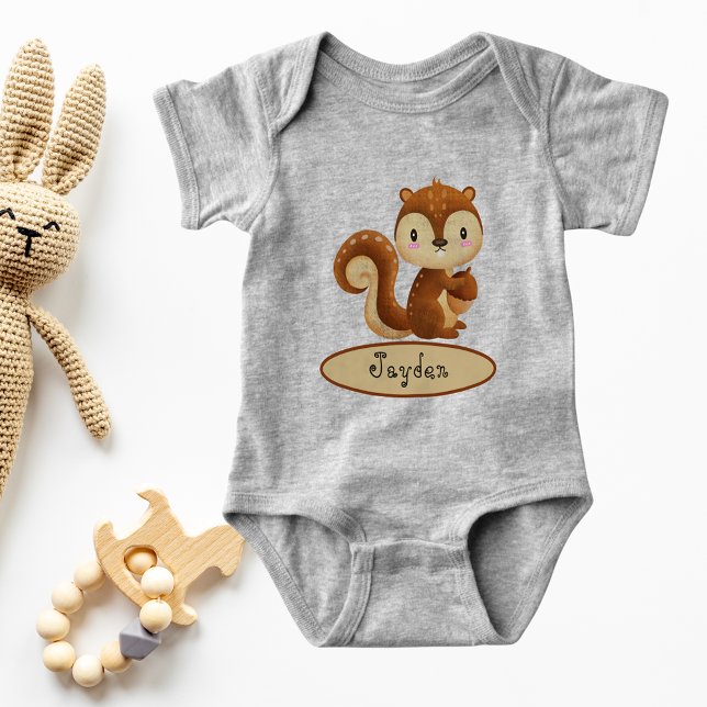 Body Para Bebê Adorável Esquilo Kawaii Segurando Bolota Seu Nome (Adorable Kawaii Squirrel Holding Acorn Your Name Baby Bodysuit)