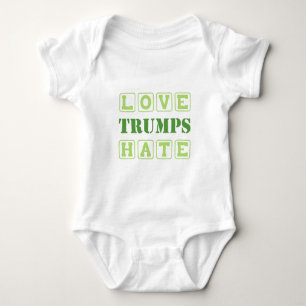 BODY PARA BEBÊ AMOR TRUMPS ODIO