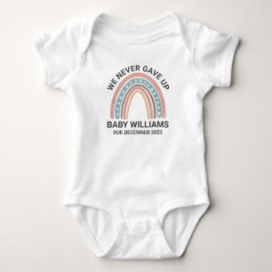Body Para Bebê Anúncio do Bebê Arco-íris Nunca Desistimos