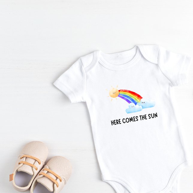 Body Para Bebê Aqui vem o sol Rainbow Baby Bodyfato (Criador carregado)