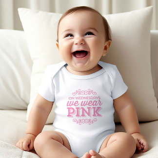 Body Para Bebê Às quartas-feiras Vestimos uma citação cor-de-rosa