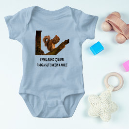 Body Para Bebê Até mesmo Esquilo Cego Encontra uma Instrução Nut