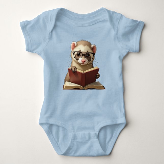 Body Para Bebê Baby T-shirt with baby ferret reading a book. (Frente)