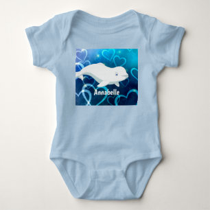Body Para Bebê Baleia Beluga Personalizada e Corações Azuis Ár