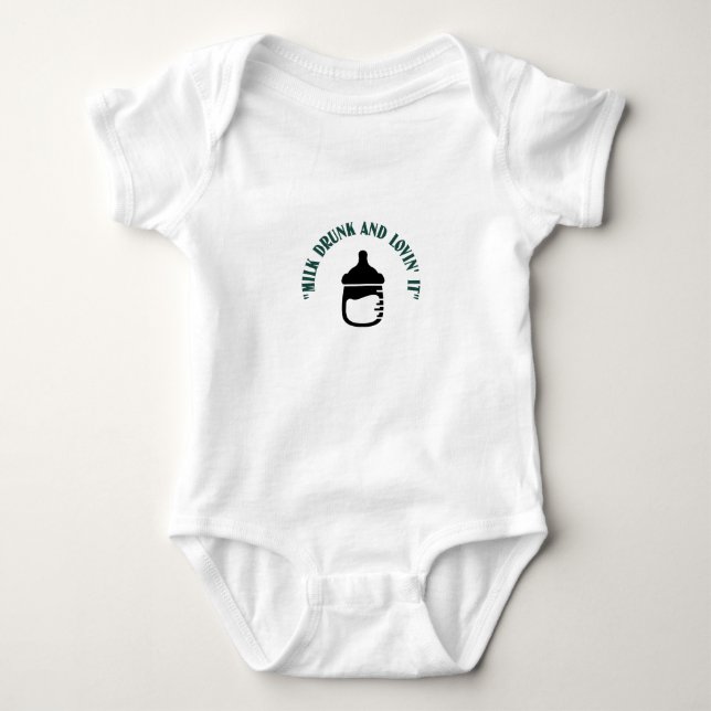 Body Para Bebê Bêbado de Leite e Adorando (Frente)