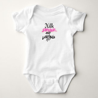 Body Para Bebê Bebado De Leite E Adorando - BabyWear