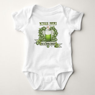 Body Para Bebê Beije-me Im um t-shirt irlandês pequeno do bebê