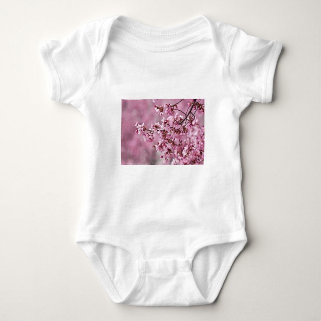 Body Para Bebê Camélias Sakura Camadas Rosa Pastel (Frente)