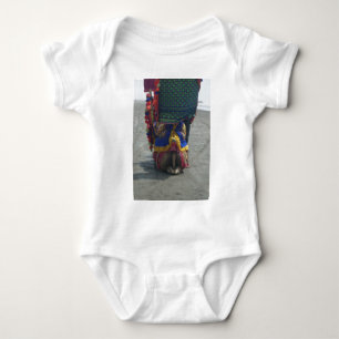 Body Para Bebê Camelo nos dedos dos pés.png