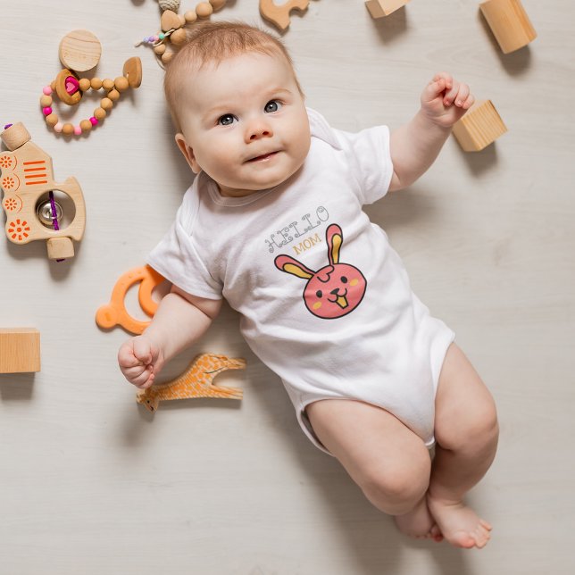 Body Para Bebê Cartoon Coelho da Páscoa de Coelho (the easter bunny in this adorable hello mom rabbit design bodysuit or tshirt.)