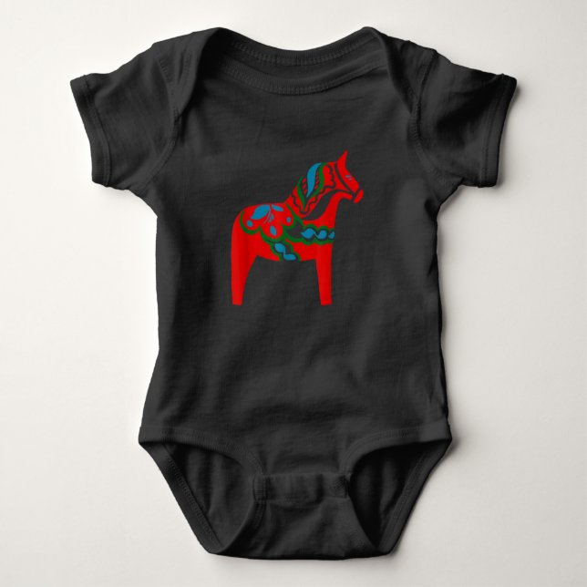 Body Para Bebê Cavalo Vermelho Dalecarliano Suecia de Cavalo Dala (Frente)
