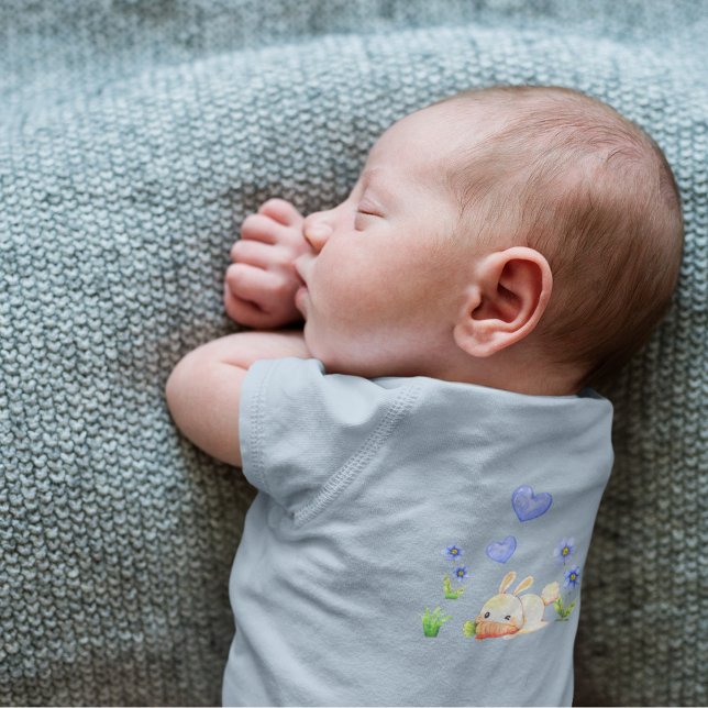 Body Para Bebê Coelho com Desenhar de Cartoon (Rabbit With Carrot Cartoon Draw Baby Bodysuit)