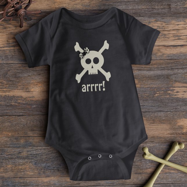Body Para Bebê Conjunto de Bebê Pirata Fofo Caveira Halloween (Arrr! Dress yer little scallywag in this cute skull and crossbones bodysuit!)
