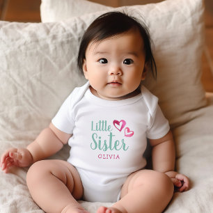 Body Para Bebê Corações de Aquarela Rosa Monograma Nome da Irmã M