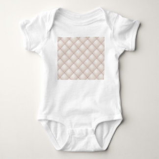 Body Para Bebê Couro creme, textura estofada.