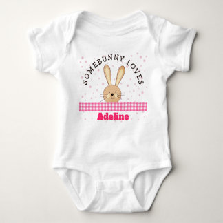 Body Para Bebê Customized Somebunny Loves You Pink Baby Bodysuit