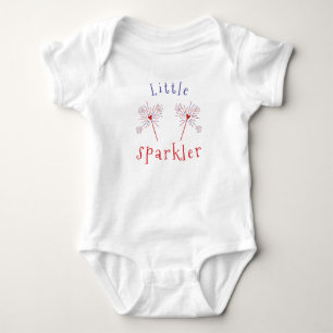 Body Para Bebê Cute Little Sparkler Coração Vermelho Branco Azul