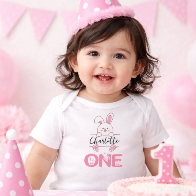 Body Para Bebê Cute Pink Bunny Girl's First Birthday  (Criador carregado)