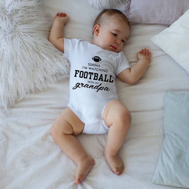 Body Para Bebê Cute Watching Football With Grandpa (Criador carregado)