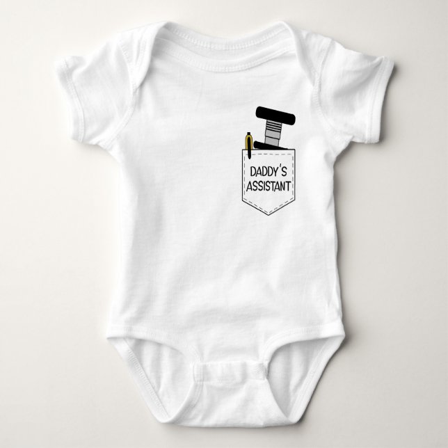 Body Para Bebê Daddy's Assistant, chiropractic baby, chiro tee,  (Frente)