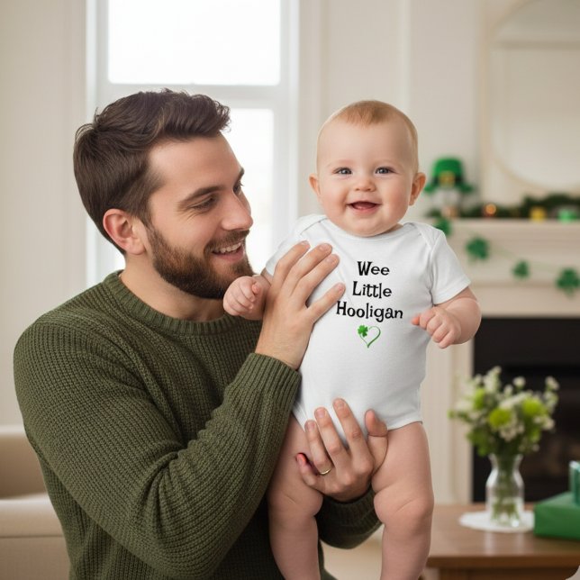 Body Para Bebê Diversão do Dia de Patrick: Wee Little Hooligan (Wee Little Hooligan Baby Bodysuit – St. Patrick's Fun)