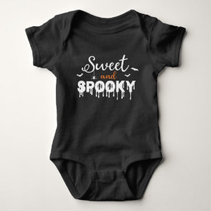 Body Para Bebê Doce Morcego de Halloween Assustador Tipografia La