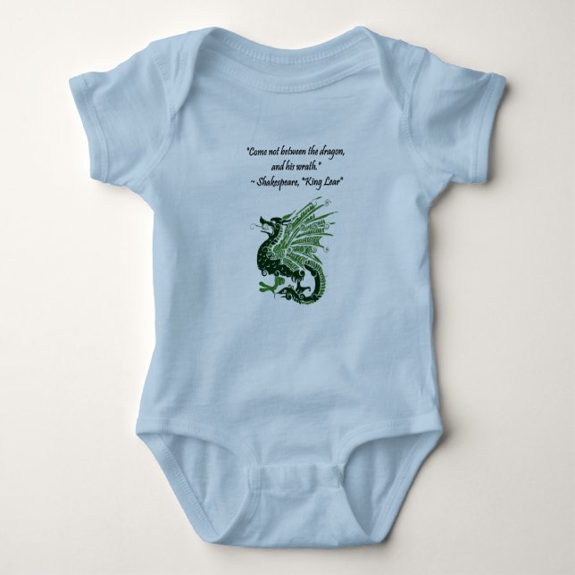 Body Para Bebê Dragão e Sua Fúria Shakespeare King Lear Cartoon (Frente)