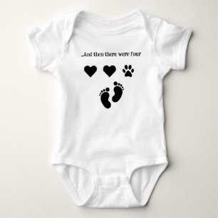 Body Para Bebê E então havia 4 Baby Onsie