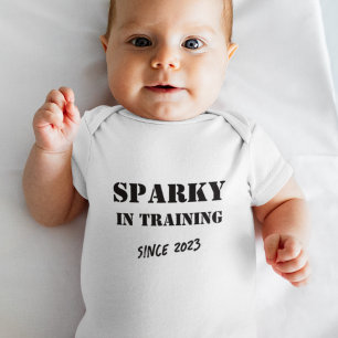 Body Para Bebê Elemento elétrico "Sparky in Training" do ano pers