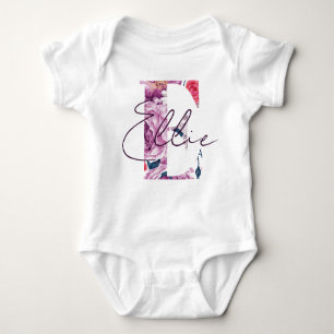 Body Para Bebê Ellie Baby Name Flower Script Vintage Floral E