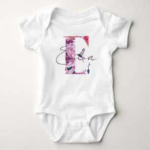 Body Para Bebê Emilia Baby Name Flower Script Vintage Floral E