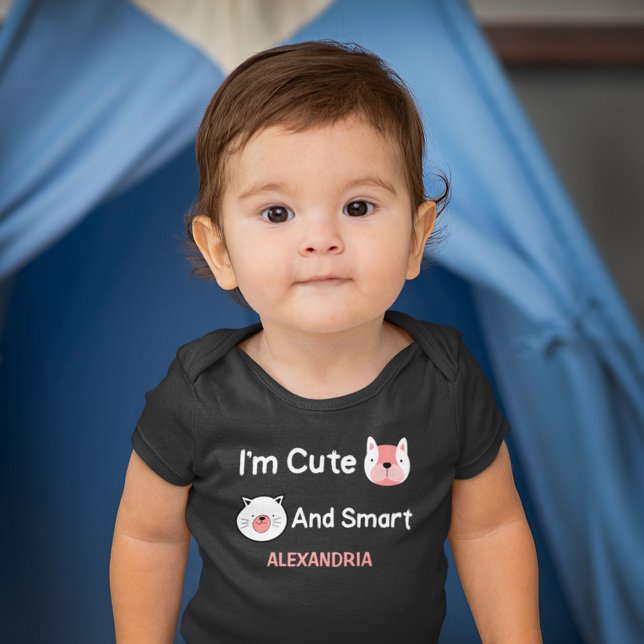 Body Para Bebê Eu sou Bonita e Inteligente Animais de Animais de  (I'm Cute And Smart Pets Animals Personalize Baby Bodysuit is great for your baby or give as a gift. )