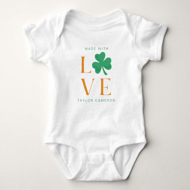 Body Para Bebê Feita com amor, irlandesa Shamrock verde e laranja (Frente)