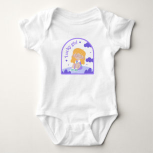 Body Para Bebê Feliz Sentado Rapariga com Nuvens Roxo