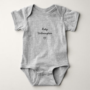 Body Para Bebê Fonte de Script Simples Moderno com Texto Personal