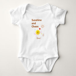 Body Para Bebê Funny "Sunshine and Chaos" Baby T-Shirt - Cute Kaw