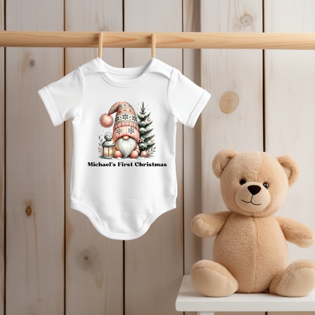 Body Para Bebê Gnome for the Holidays Baby Bodysuit (Cute Gnome for the Holidays Baby Bodysuit.)