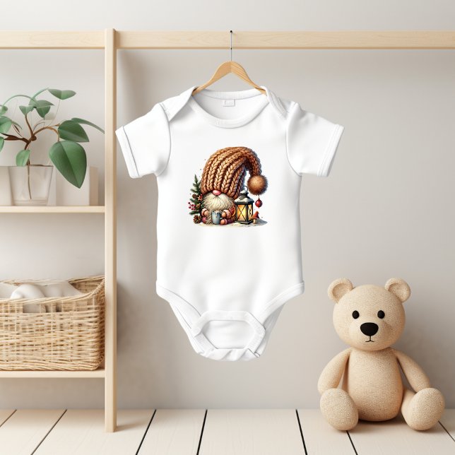 Body Para Bebê Gnome Made Eggnog Baby Bodysuit (Customize this cute Christmas Gnome Eggnog baby bodysuit. )