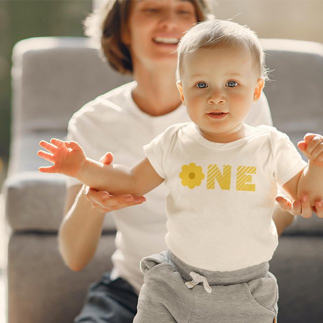 Body Para Bebê Groovy Retro Floral First Birthday Theme Tee (Criador carregado)