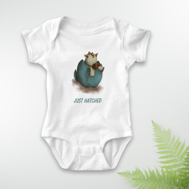 Body Para Bebê Ilustração recém-nascida do Dragão Bebê Engraçado (Just hatched gender neutral dinosaur baby bodysuit)