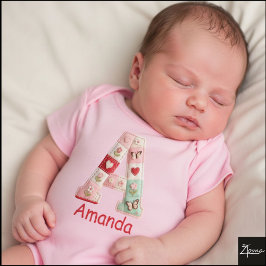 Body Para Bebê Letra Inicial de Patchwork Matelassê A Berçário