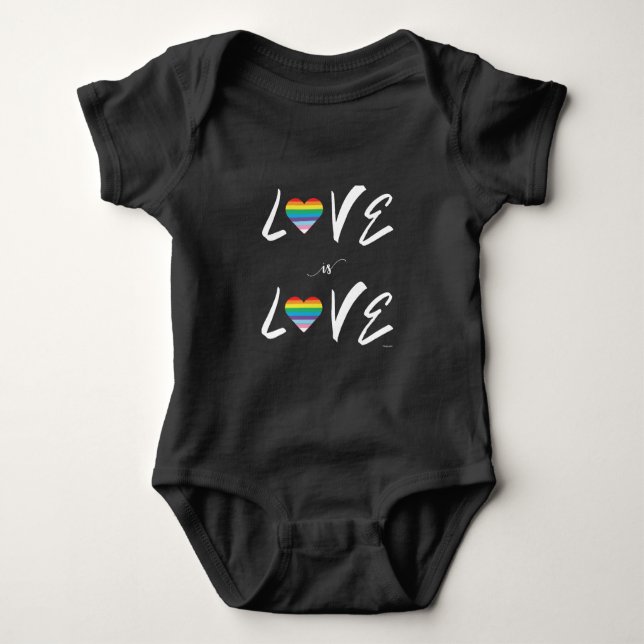 Body Para Bebê LGBTQIA Love is LOVE Rainbow Hearde (Frente)
